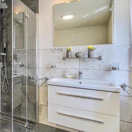 Апартаменты 1 Bedroom Beautiful In Тале